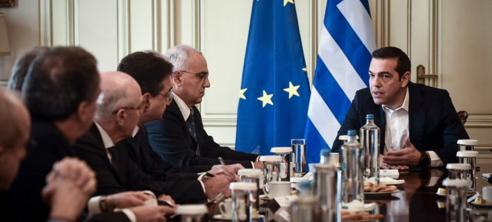 Τσίπρας σε τραπεζίτες: Πρέπει να πείσουμε ότι δεν απειλείται η πρώτη κατοικία -Είναι... fake news