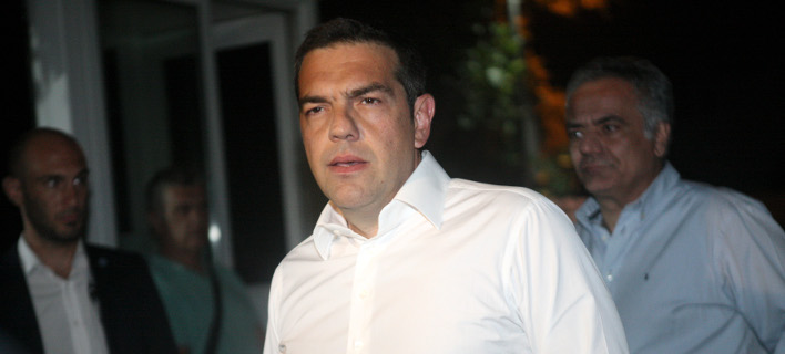 Eurasia: Οι πυρκαγιές έκαψαν και το αφήγημα Τσίπρα για έξοδο από το μνημόνιο