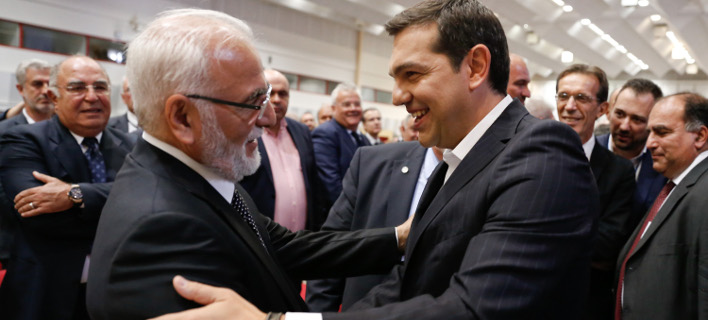 Στο Μαξίμου προσπαθούν να κρατήσουν αποστάσεις, αλλά όχι να... κλονίσουν τις σχέσεις με τον Ιβάν