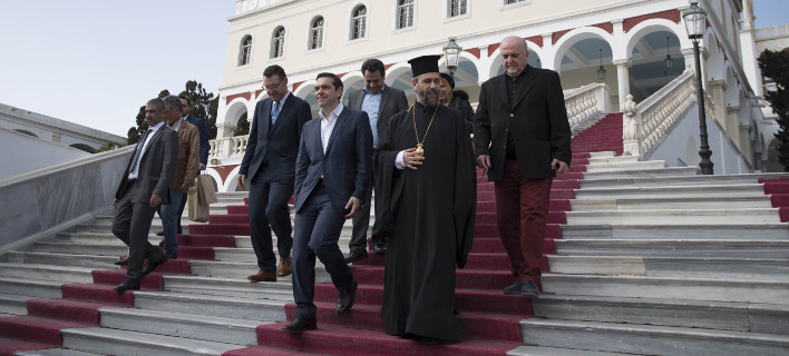 Αιχμές Τσίπρα για την Εκκλησία, από την Τήνο: Δεν είναι μόνο κλήρος, αλλά λαός και κλήρος