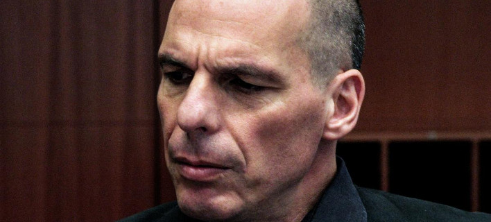 Σύμφωνα με τον Βαρουφάκη: Ο Τσίπρας συνθηκολόγησε, ο ίδιος απέτυχε, αλλά η Τρόικα έκλεισε τις τράπεζες