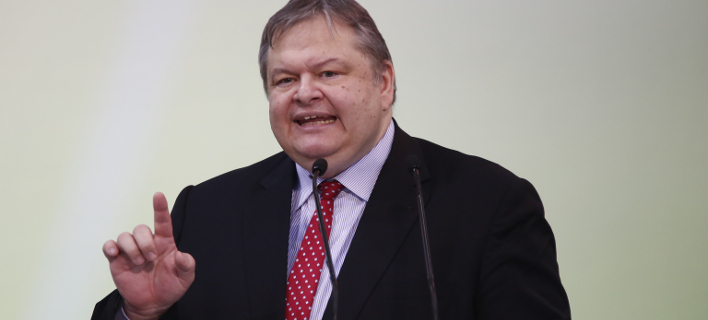 Βενιζέλος: Επικίνδυνο να συνδέεται το Μνημόνιο με την προσφυγική κρίση
