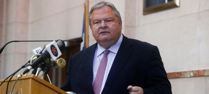 Βενιζέλος: Τι ισχύει με τις αλυτρωτικές αναφορές στο Σύνταγμα των Σκοπίων και το όνομα