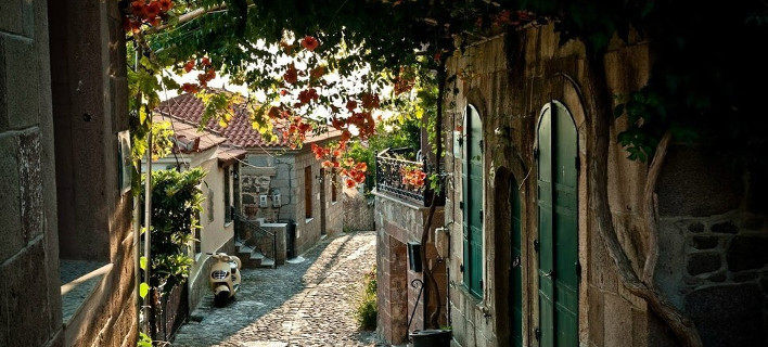 Χωριά που μοιάζουν πολύ όμορφα για να είναι αληθινά -Ανάμεσά τους, ένα ελληνικό [εικόνες]