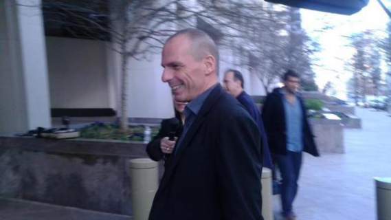 Στο ΔΝΤ ο Γιάνης Βαρουφάκης – Δείτε φωτογραφίες από τις αφίξεις Λαγκάρντ και Τόμσεν [εικόνες]