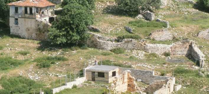 Χωριό-φάντασμα «αναγεννιέται» -Η μεγαλόπνοη επιχείρηση κτηνοτρόφου [εικόνες]