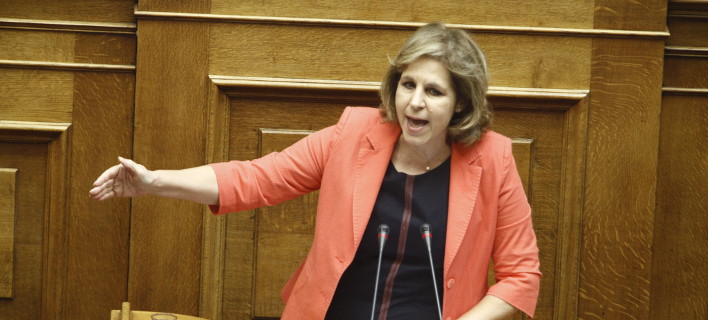 Χριστοφιλοπούλου για Κατρούγκαλο: Αν έχει τα κότσια, ας πάει στο Σύνταγμα να μιλήσει στους συνταξιούχους
