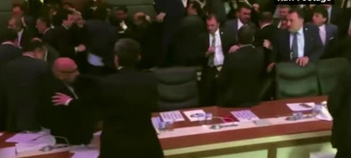 Η καμπάνια υπέρ του Brexit παραποίησε βίντεο με ξύλο από το τουρκικό κοινοβούλιο