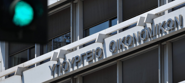 Καταθέτουν τον Προϋπολογισμό του 2017 στα «μουγγά» -Ενεργός ο «κόφτης»
