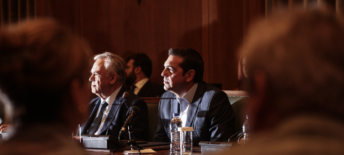 Με το μισό υπουργικό στη Λάρισα ο Τσίπρας -Περιφερειακό συνέδριο πριν τις ΗΠΑ
