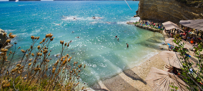 Το ελληνικό μπλε χαλαρώνει τη μελαγχολία της Blue Monday (Φωτογραφία: Shutterstock)