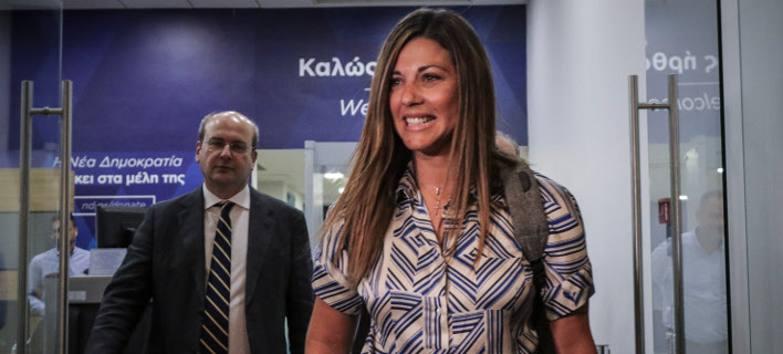 Θρίλερ: Αστυνομικοί πήγαν στα γραφεία της ΝΔ για να συλλάβουν την εκπρόσωπο Σοφία Ζαχαράκη