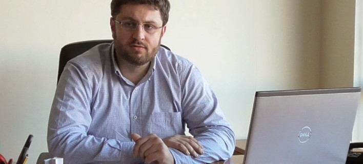 Αιχμές Ζαχαριάδη για το διορισμό του συζύγου της Καφαντάρη σε θέση διευθυντή ΔΕΚΟ