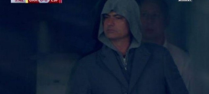 Το twitter «τρόλαρε» τον Ζοσέ Μουρίνιο για την αμφίεσή του