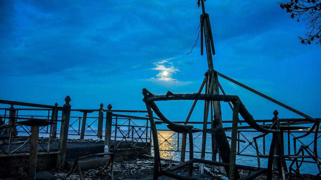  ÎšÎ±Î¸ÏŽÏ‚ Î¿ Î®Î»Î¹Î¿Ï‚ Ï€Î»Î·ÏƒÎ¹Î¬Î¶ÎµÎ¹ ÏƒÏ„Î·Î½ Î´ÏÏƒÎ· Ï„Î¿Ï…, Ï„Î¿ ÏƒÎºÎ¿Ï„Î¬Î´Î¹ Ï€Î­Ï†Ï„ÎµÎ¹ ÏƒÏ„Î¿ ÎºÎ±Ï„ÎµÏƒÏ„ÏÎ±Î¼Î¼Î­Î½Î¿ ÎœÎ¬Ï„Î¹ -Î¦Ï‰Ï„Î¿Î³ÏÎ±Ï†Î¯Î±: EUROKINISSI/Î¤Î‘Î¤Î™Î‘ÎÎ‘ ÎœÎ ÎŸÎ›Î‘Î¡Î—