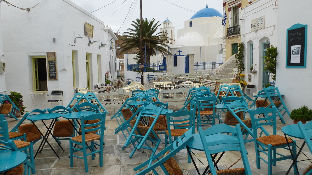 Î¦Î¸Î¹Î½ÏŒÏ€Ï‰ÏÎ¿ ÏƒÏ„Î¹Ï‚ ÎšÏ…ÎºÎ»Î¬Î´ÎµÏ‚: Î£Ï„Î· Î£Î­ÏÎ¹Ï†Î¿ ÎµÏÎ®Î¼Ï‰ÏƒÎ±Î½ Ï„Î± ÏƒÎ¿ÎºÎ¬ÎºÎ¹Î± ÎºÎ±Î¹ Î¿Î¹ Ï€Î»Î±Ï„ÎµÎ¯ÎµÏ‚ -Î¦Ï‰Ï„Î¿Î³ÏÎ±Ï†Î¯Î±: Î’Î™ÎšÎ¥ Î“Î•Î©Î¡Î“ÎŸÎ ÎŸÎ¥Î›ÎŸÎ¥/EUROKINISSI