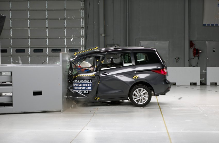 Tα αυτοκίνητα που «κόπηκαν» στα crash test | iefimerida.gr 1