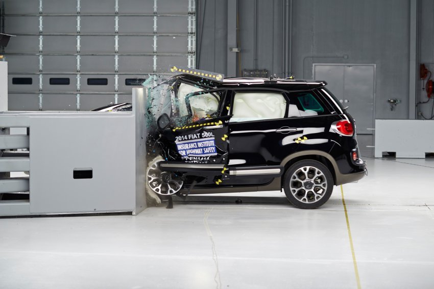 Tα αυτοκίνητα που «κόπηκαν» στα crash test | iefimerida.gr 13