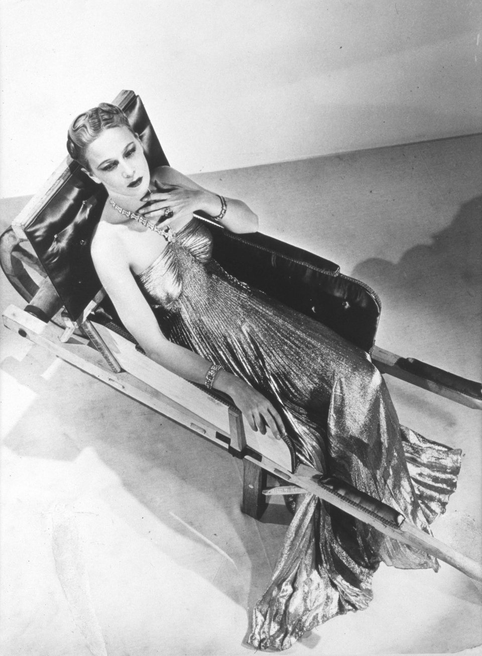 O γητευτής, βελούδινος, φωτογράφος Man Ray στην Ανδρο | iefimerida.gr 0