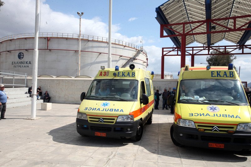 Νέες εικόνες και βίντεο από τη φωτιά στα διυλιστήρια στον Ασπρόπυργο | iefimerida.gr 7