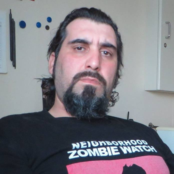 Χυδαία επίθεση του άνδρα της Ζωής μέσω Facebook στον Θεοδωράκη και στον Πανούση | iefimerida.gr 2