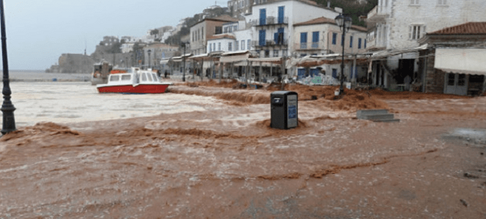Φονική θεομηνία στην Ελλάδα: Ενας νεκρός, μια αγνοούμενη και ανυπολόγιστες ζημιές | iefimerida.gr 5