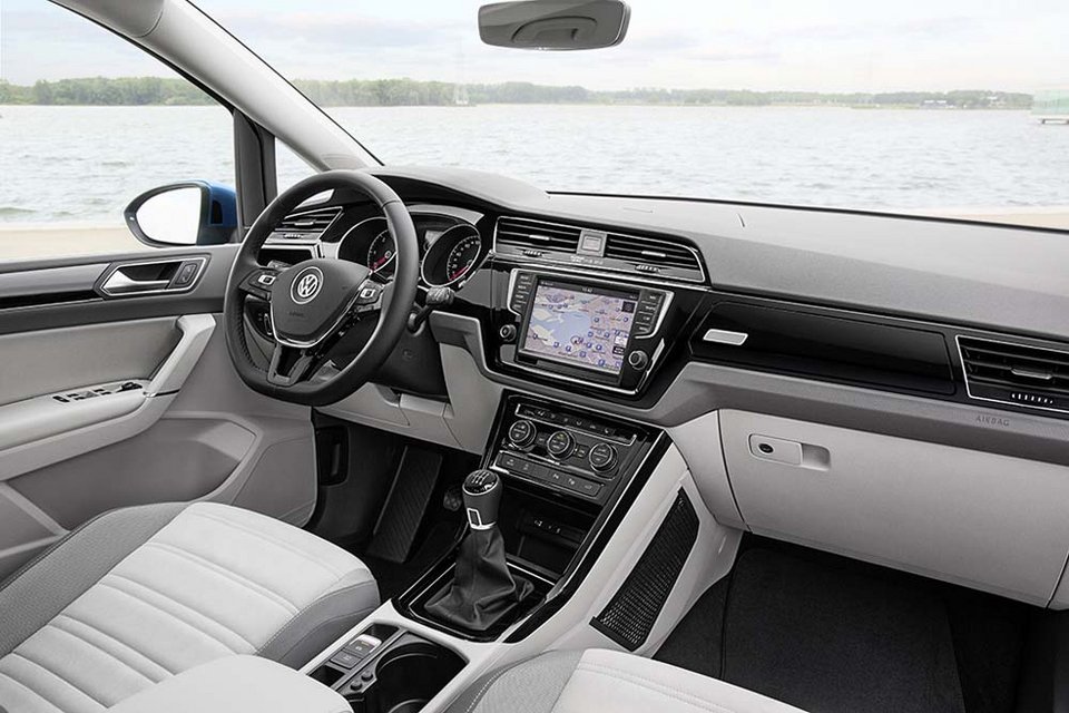 Το νέο πολυμορφικό της VW, το Touran, ξεκινά από 20.740 ευρώ | iefimerida.gr 0