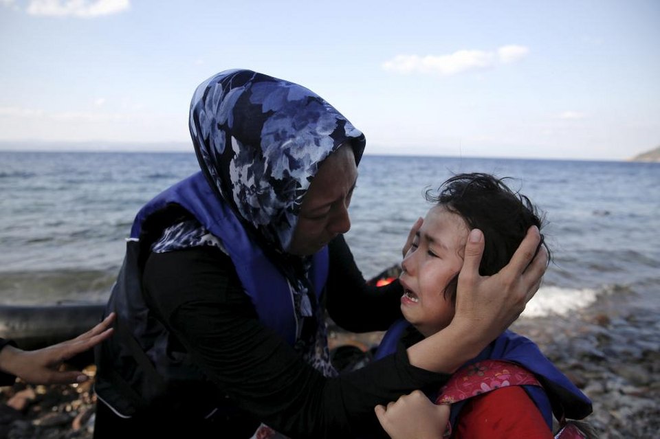 Reuters: Η ακτή των ονείρων και των εφιαλτών - Σκληρές εικόνες προσφύγων που φτάνουν στη Λέσβο | iefimerida.gr 12