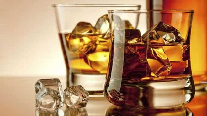 3 τρόποι για να καταλάβετε ότι το ποτό σας είναι «μπόμπα» | iefimerida.gr 1