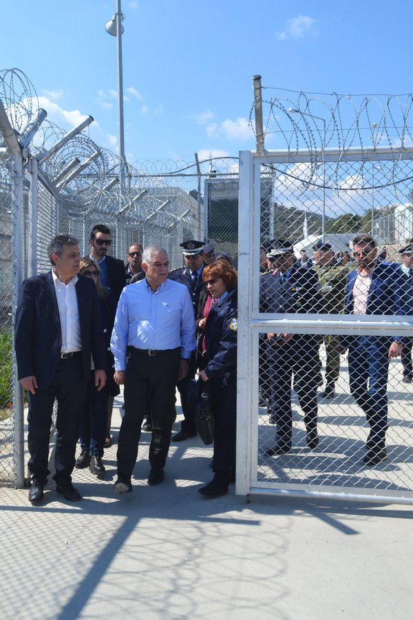 Οι πρόσφυγες σε Λέσβο και Χίο αποδοκίμασαν Τόσκα και ΑΝΥΠΕΞ των ΗΠΑ | iefimerida.gr 1