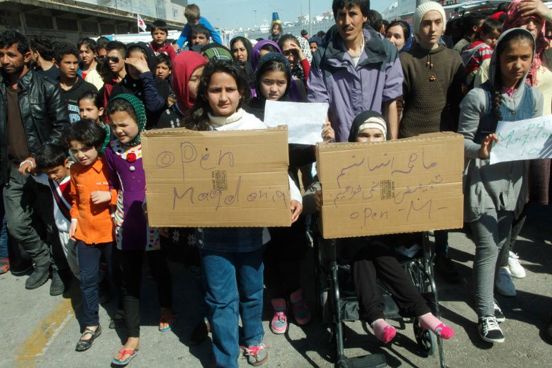 200 Αφγανοί έκαναν πορεία στο κέντρο της Αθήνας | iefimerida.gr 1