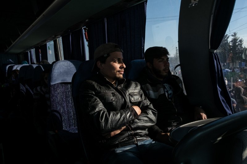 Εκκενώνεται η Ειδομένη: Αναχώρησαν 6 λεωφορεία με πρόσφυγες | iefimerida.gr 3