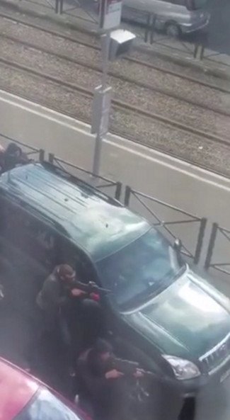 Εκρήξεις και πυροβολισμοί στις Βρυξέλλες σε έφοδο της αστυνομίας -Σύλληψη υπόπτου | iefimerida.gr 8