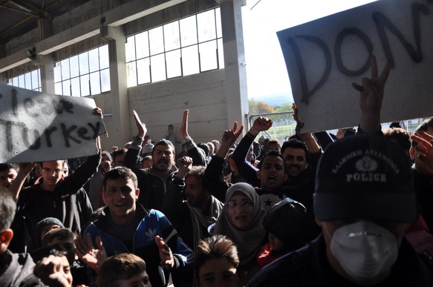 Οι πρόσφυγες σε Λέσβο και Χίο αποδοκίμασαν Τόσκα και ΑΝΥΠΕΞ των ΗΠΑ | iefimerida.gr 4