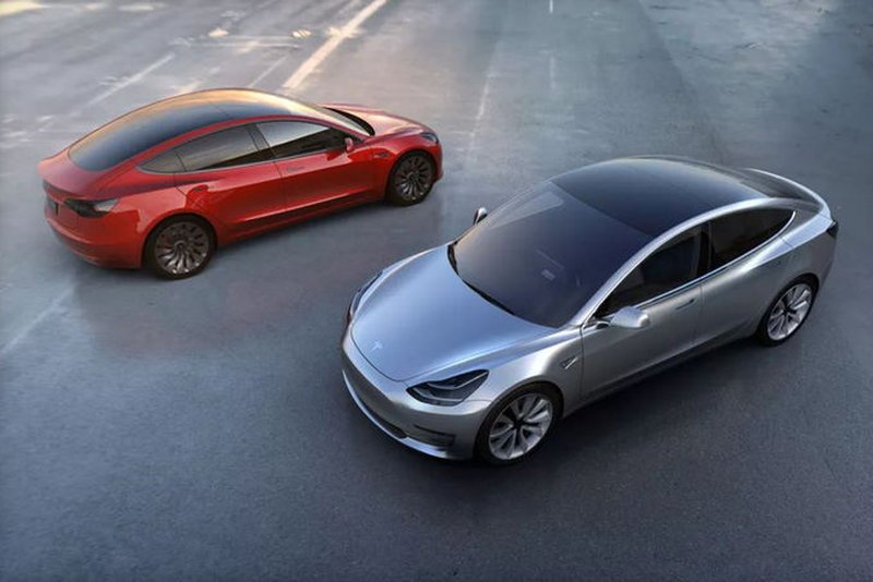 Model 3: Αυτό είναι το πιο φτηνό ηλεκτρικό της Tesla | iefimerida.gr 0