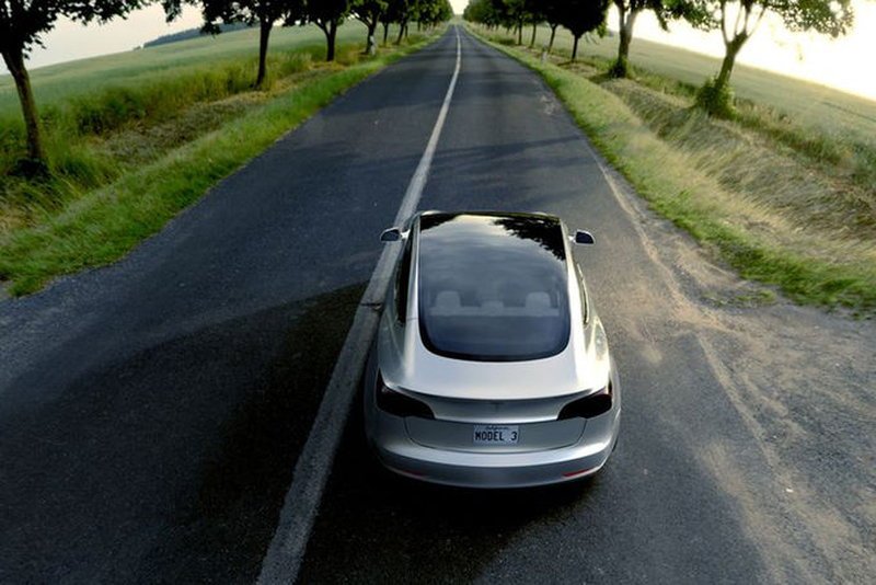 Model 3: Αυτό είναι το πιο φτηνό ηλεκτρικό της Tesla | iefimerida.gr 3
