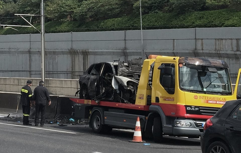 Τραγωδία στην Αττική Οδό: Kάηκε ζωντανός σε Porsche ο εκδότης Μαυρίκος | iefimerida.gr 2