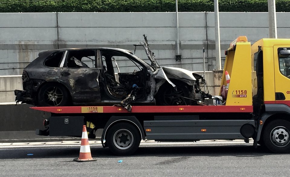 Τραγωδία στην Αττική Οδό: Kάηκε ζωντανός σε Porsche ο εκδότης Μαυρίκος | iefimerida.gr 3