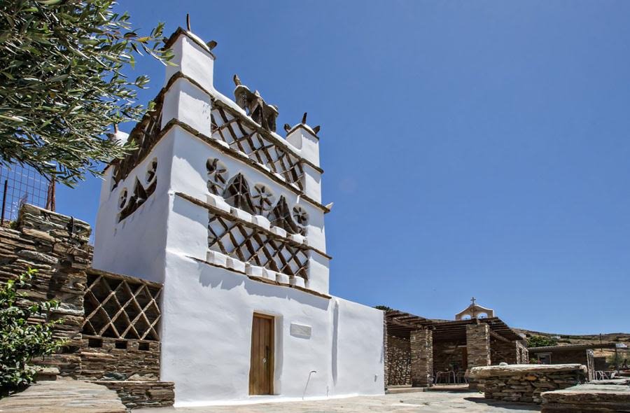Εντυπωσιακό σκηνικό φωτογράφισης το Aeolis Tinos Suites για τις ανάγκες μεγάλης διαφημιστικής καμπάνιας | iefimerida.gr 10