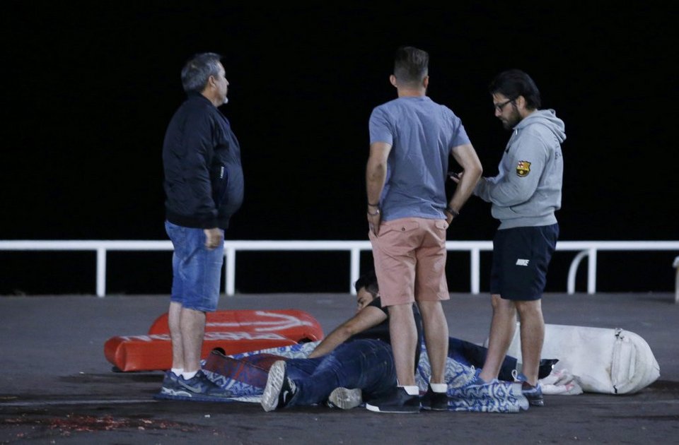 Τρομοκρατικό χτύπημα στη Γαλλία -Φορτηγό έπεσε πάνω σε πλήθος, 84 νεκροί | iefimerida.gr 8