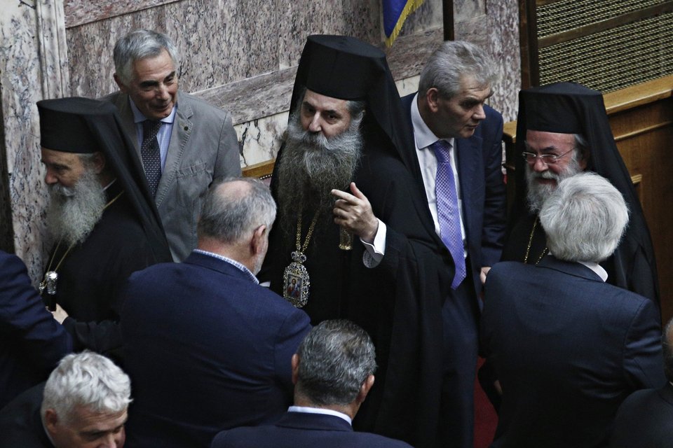 Ιερώνυμος στους βουλευτές: Ευχόμαστε και σε εσάς και σε εμάς καλή δύναμη | iefimerida.gr 0