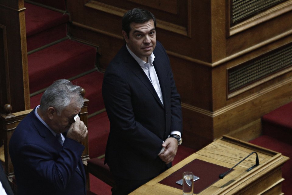 Ιερώνυμος στους βουλευτές: Ευχόμαστε και σε εσάς και σε εμάς καλή δύναμη | iefimerida.gr 1