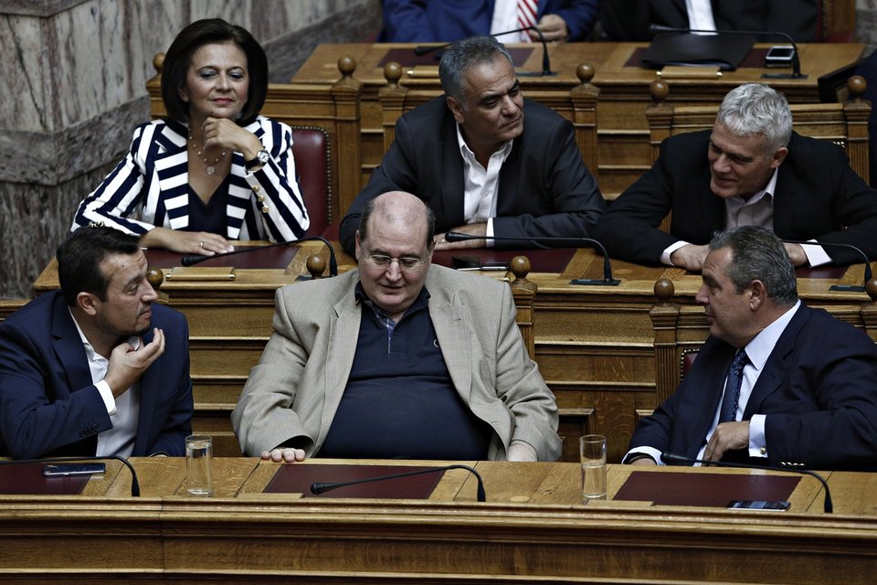 Ιερώνυμος στους βουλευτές: Ευχόμαστε και σε εσάς και σε εμάς καλή δύναμη | iefimerida.gr 2