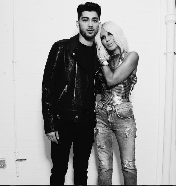 Ο ποπ σταρ Ζέιν Μάλικ των One Direction γίνεται σχεδιαστής του Versace | iefimerida.gr 1