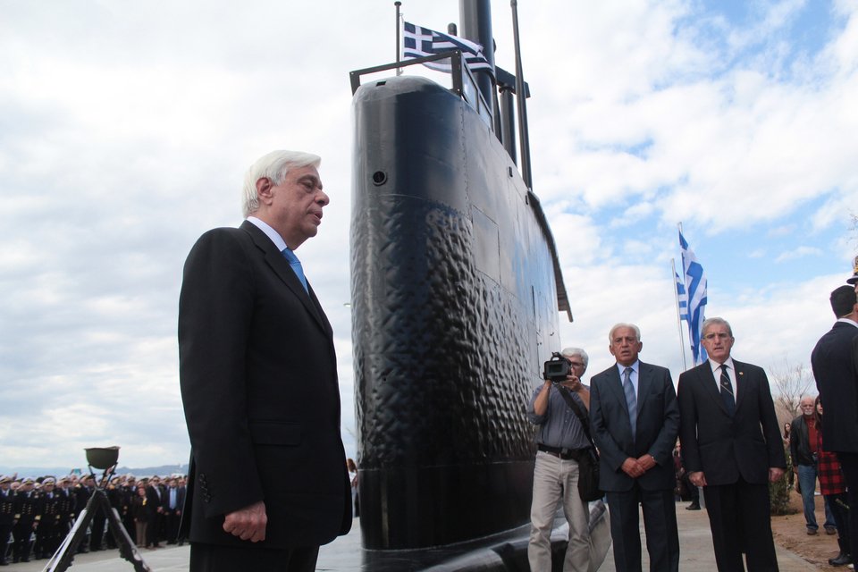 Ο Προκόπης Παυλόπουλος στο Μνημείο Υποβρυχίων στον Φλοίσβο | iefimerida.gr 1