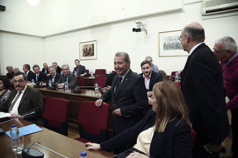 Οπισθεν ολοταχώς η κυβέρνηση για το ΕΣΡ -Νέος πρόεδρος ο Κουτρομάνος, που πρότεινε η ΝΔ | iefimerida.gr 3
