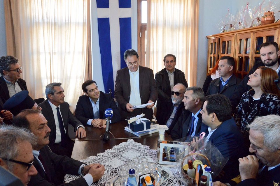 Τσίπρας από Νίσυρο: Δεν θα ρωτήσουμε κανέναν πού θα δώσουμε τα πλεονάσματα | iefimerida.gr 14