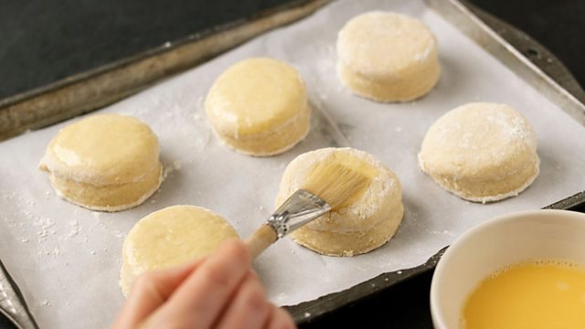Scones, εγγλέζικη λιχουδιά, για τις γιορτές | iefimerida.gr 2