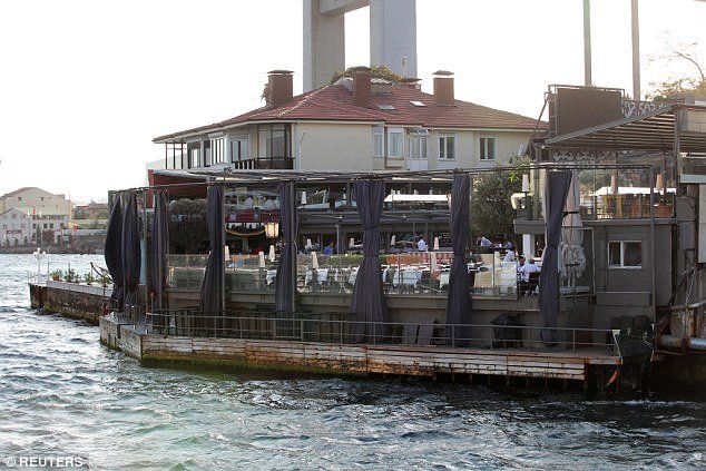 Τρόμος στην Κωνσταντινούπολη -Επίθεση ενόπλου σε κλαμπ, 39 νεκροί | iefimerida.gr 3