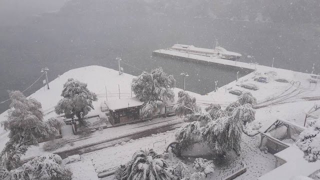 Ο χιονιάς σάρωσε ξανά Αλόννησο και Λέσβο, προβλήματα με την ηλεκτροδότηση | iefimerida.gr 0